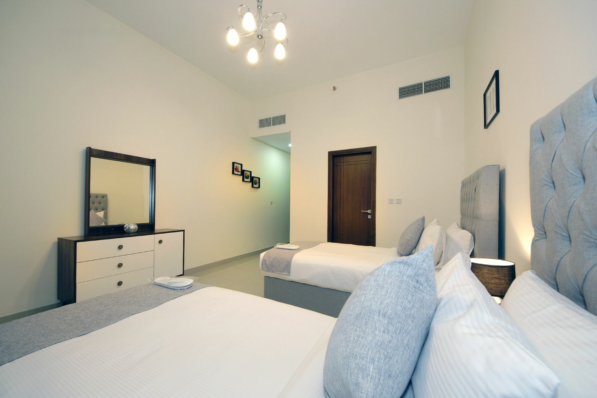 Spacious 2 Bedroom In Al Telal 11, Al Barsha 1 Dubai Exterior photo