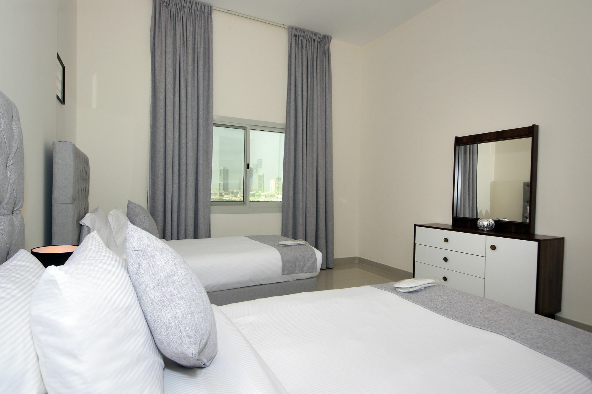 Spacious 2 Bedroom In Al Telal 11, Al Barsha 1 Dubai Exterior photo
