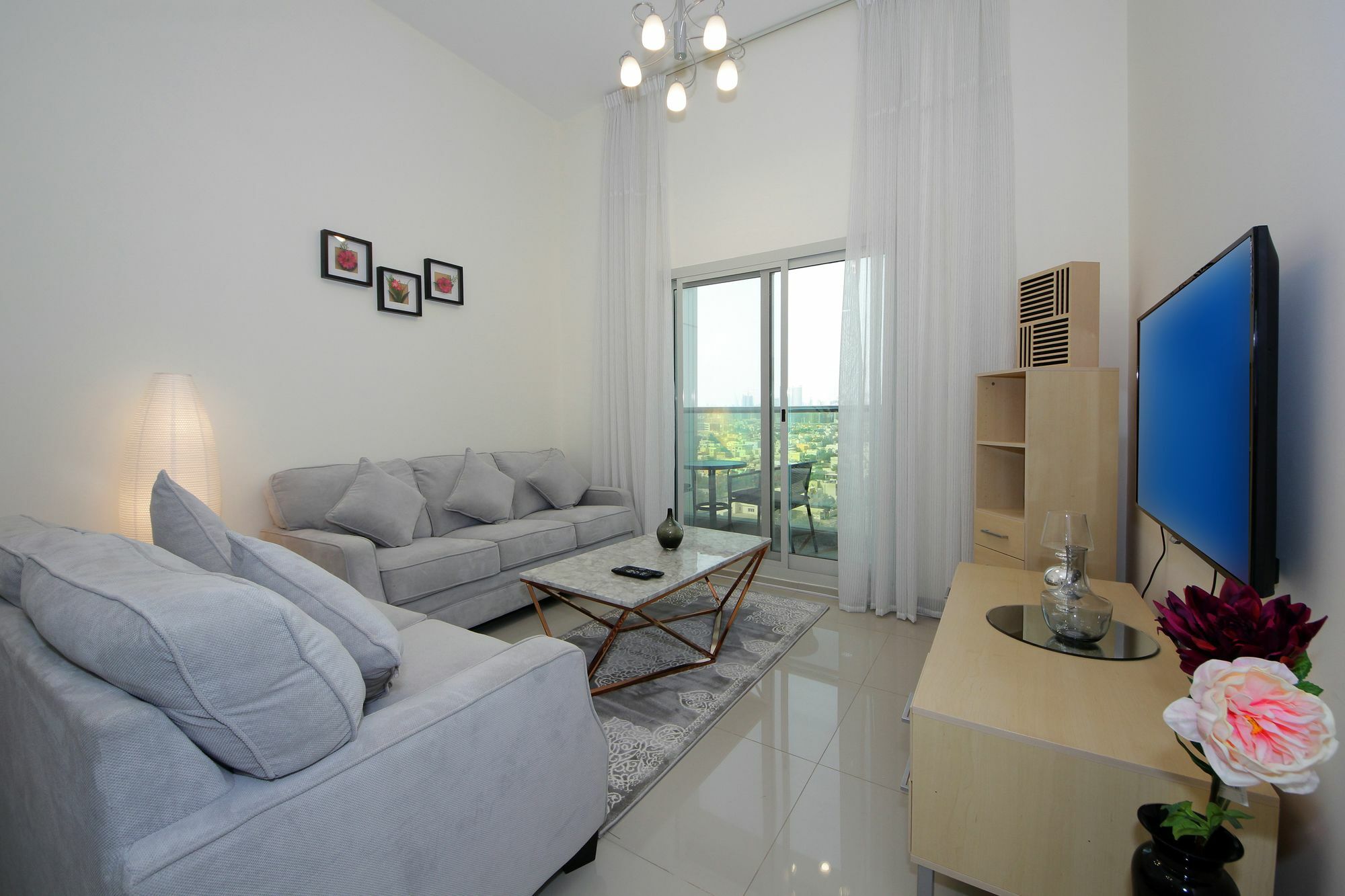 Spacious 2 Bedroom In Al Telal 11, Al Barsha 1 Dubai Exterior photo